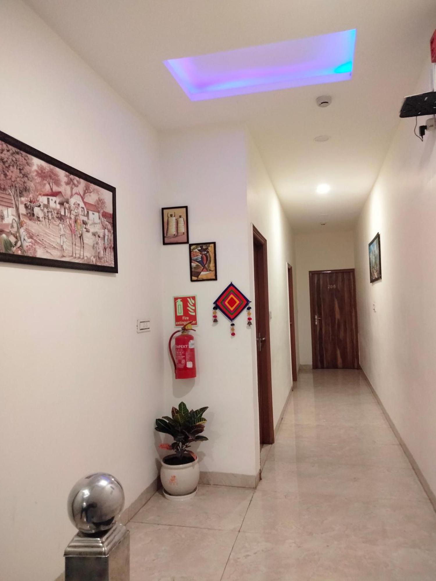 OYO 22115 Hotel D Plaza Zirakpur Exterior foto