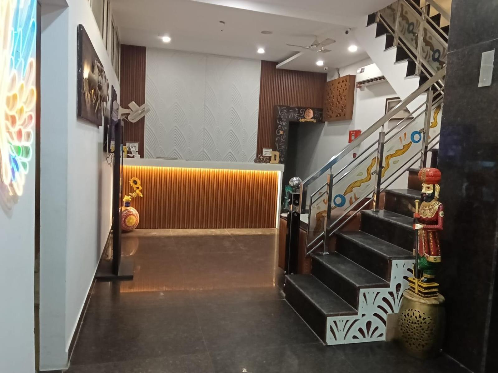 OYO 22115 Hotel D Plaza Zirakpur Exterior foto